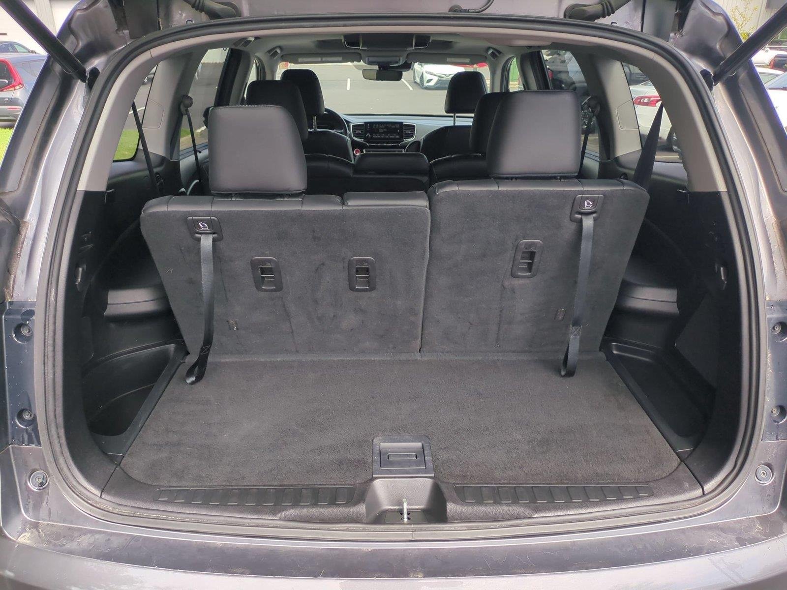 Used 2019 Modern Steel Metallic Honda Touring 8-Passenger image 38