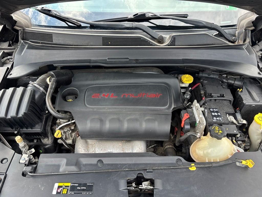 Used 2017 Gray Jeep Latitude image 11