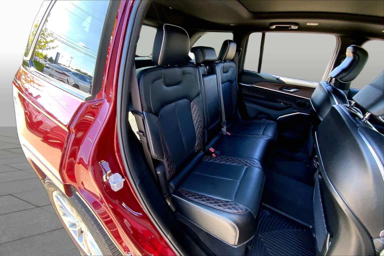 Used 2022 Velvet Red Pearlcoat Jeep Summit image 18