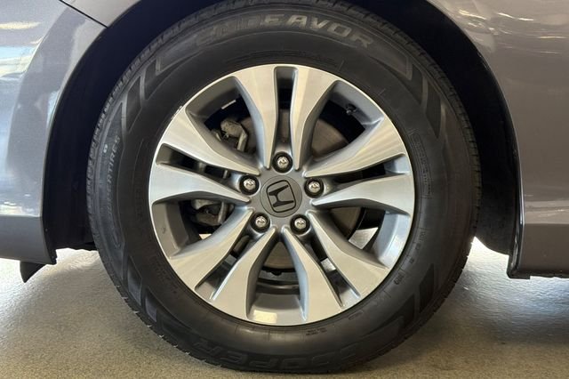Used 2015 Modern Steel Metallic Honda LX image 28