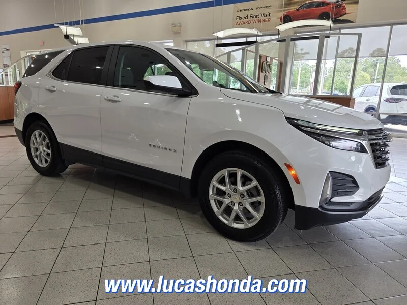 Used 2024 WHITE CHEVROLET FWD 4dr LT w/1LT image 3