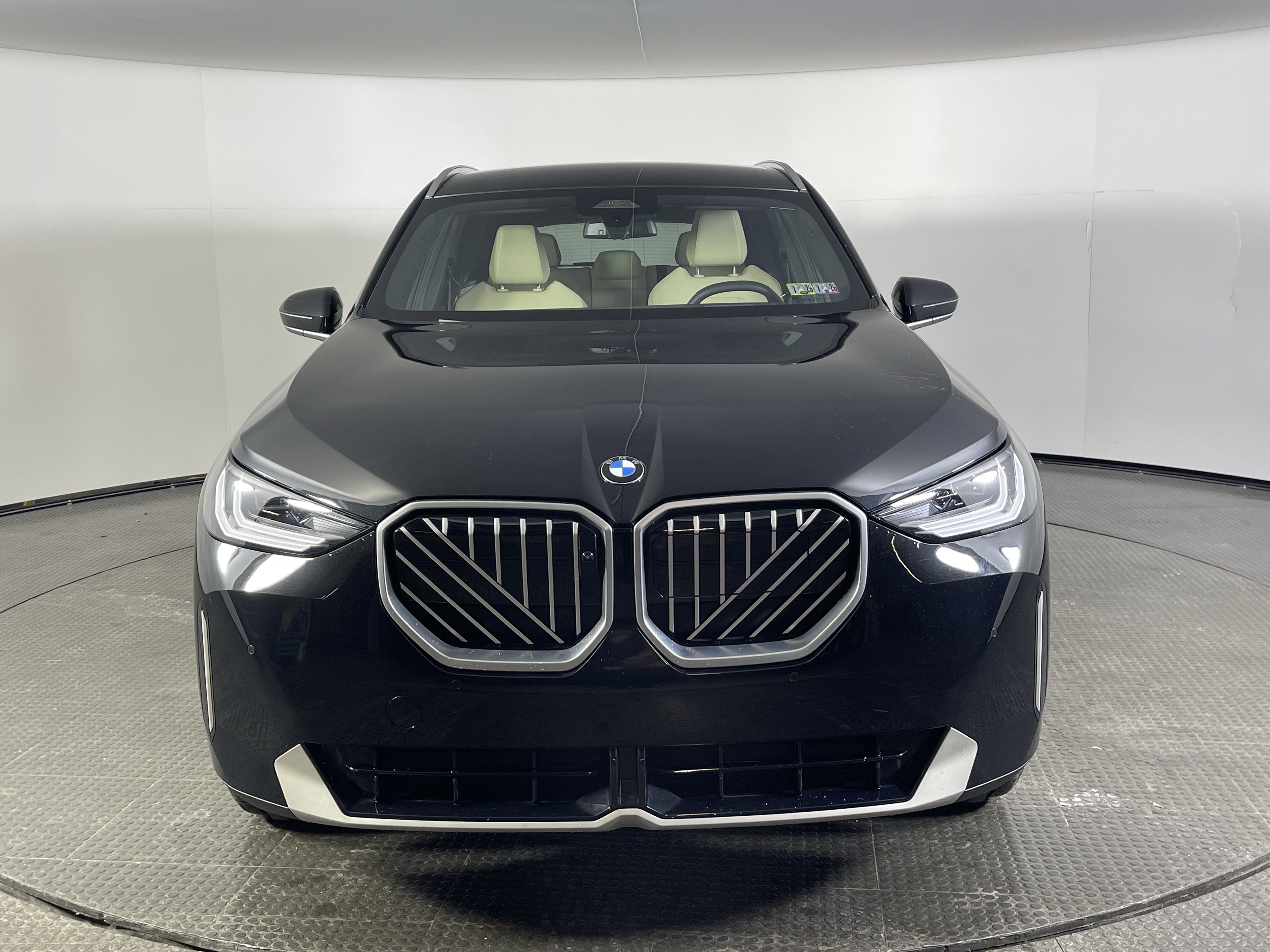 Used 2025 BLACK SAPPHIRE ME BMW 30 xDrive image 2