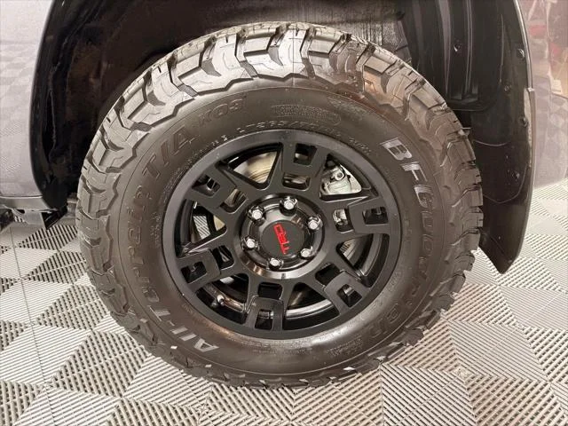 Certified Used 2020 MAGNETIC GRAY MET. Toyota  image 13