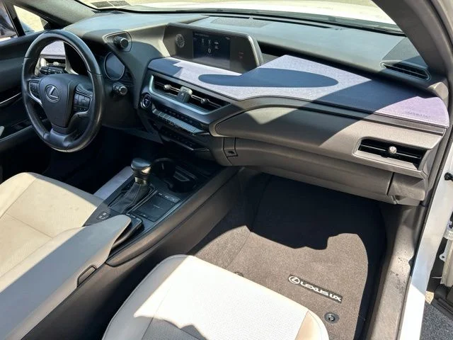 Used 2020 White Lexus 250h Base image 34