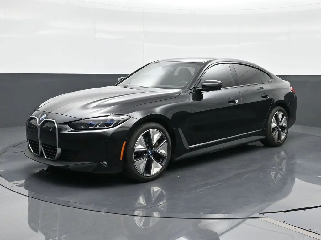 2023 BMW i4 eDrive40's photo