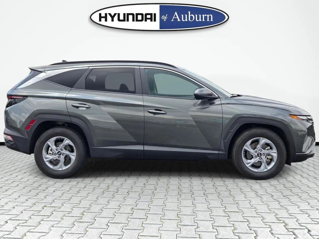 Used 2023 Gray Hyundai SEL image 4
