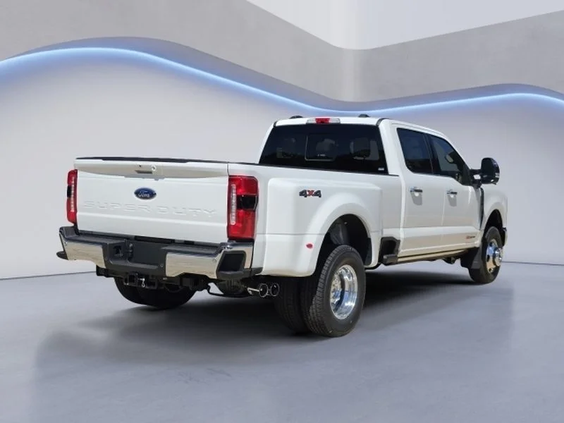 New 2026 Star White Metallic Tri-Coat Ford F-350® Lariat® image 3