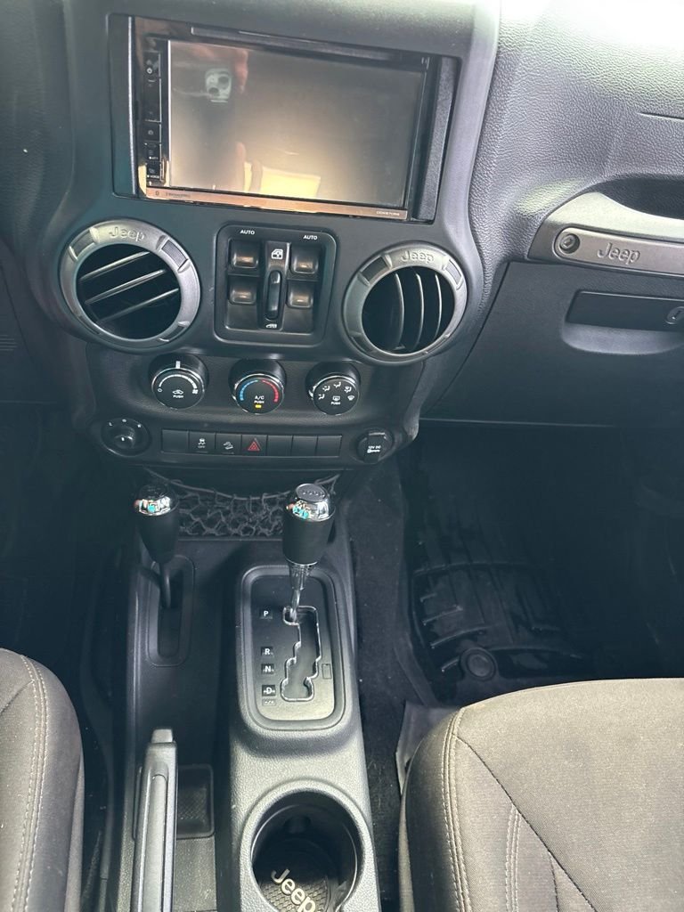 Used 2017 Gray Jeep Unlimited Sport image 19