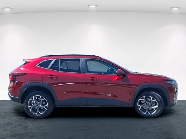 Used 2025 Red Chevrolet LT image 7