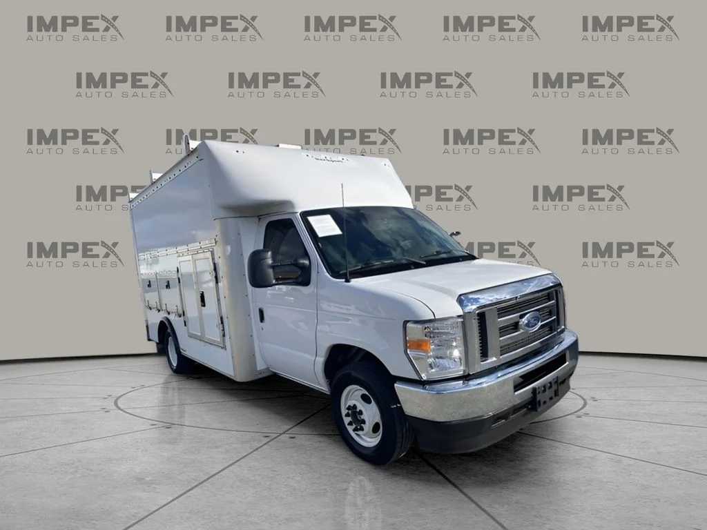 Used 2024 White Ford Base image 4