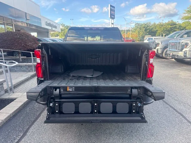 Used 2025 Black Chevrolet High Country image 10