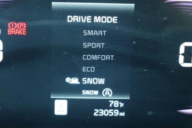 Used 2025 Black Kia EX X-Line image 29