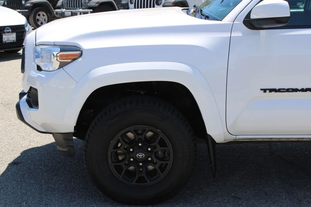 Used 2022 White Toyota SR5 image 7