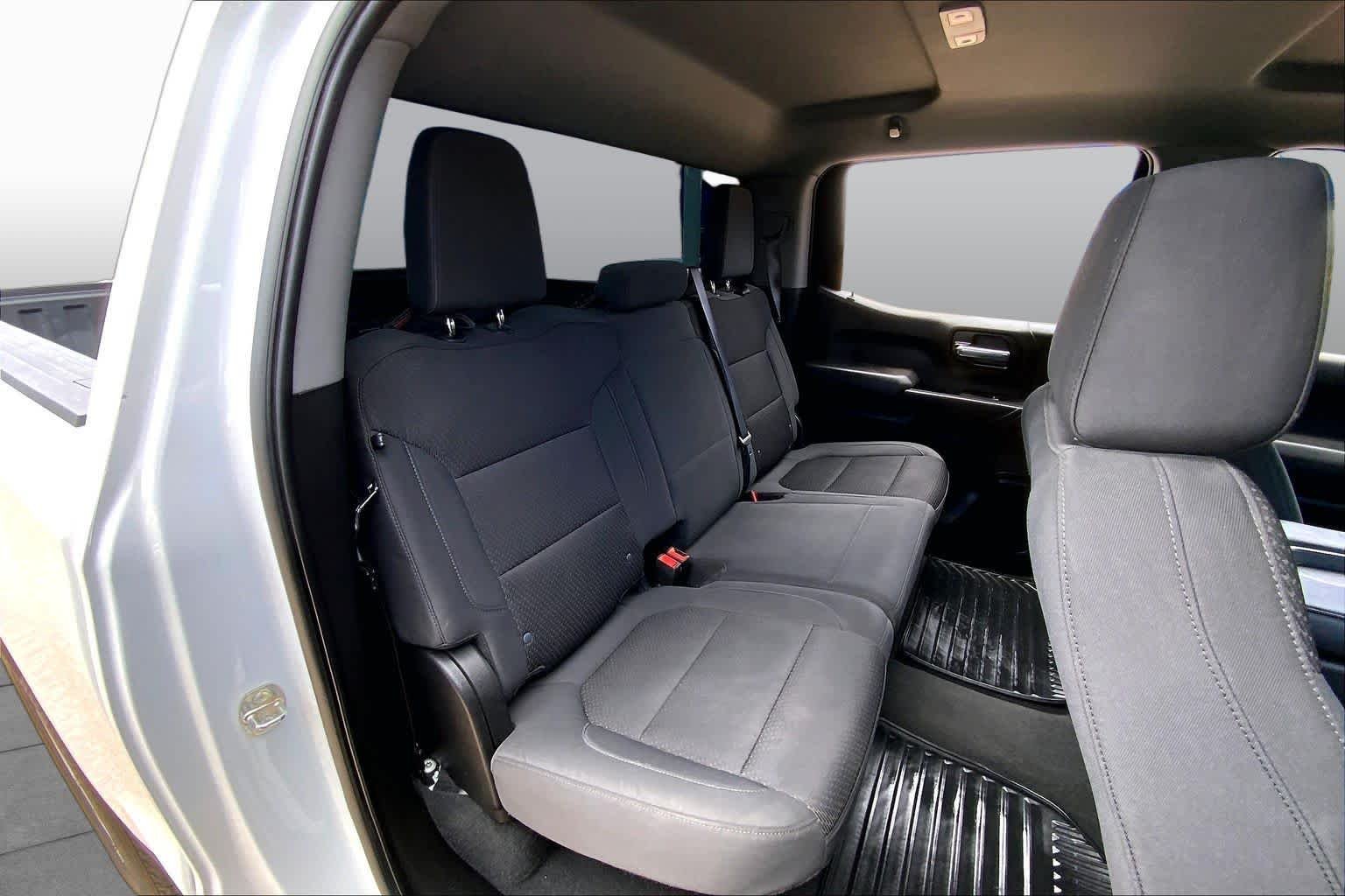 Used 2020 Summit White Chevrolet Custom image 18