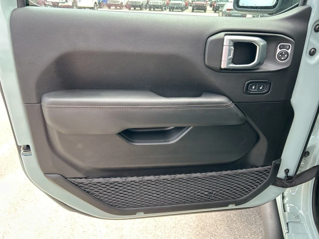 Certified Used 2023 Earl Clearcoat Jeep Rubicon 392 image 13
