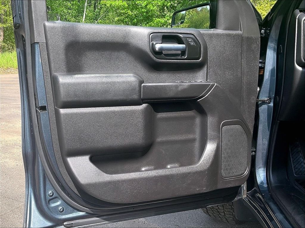 Used 2020 Gray Chevrolet Custom image 9