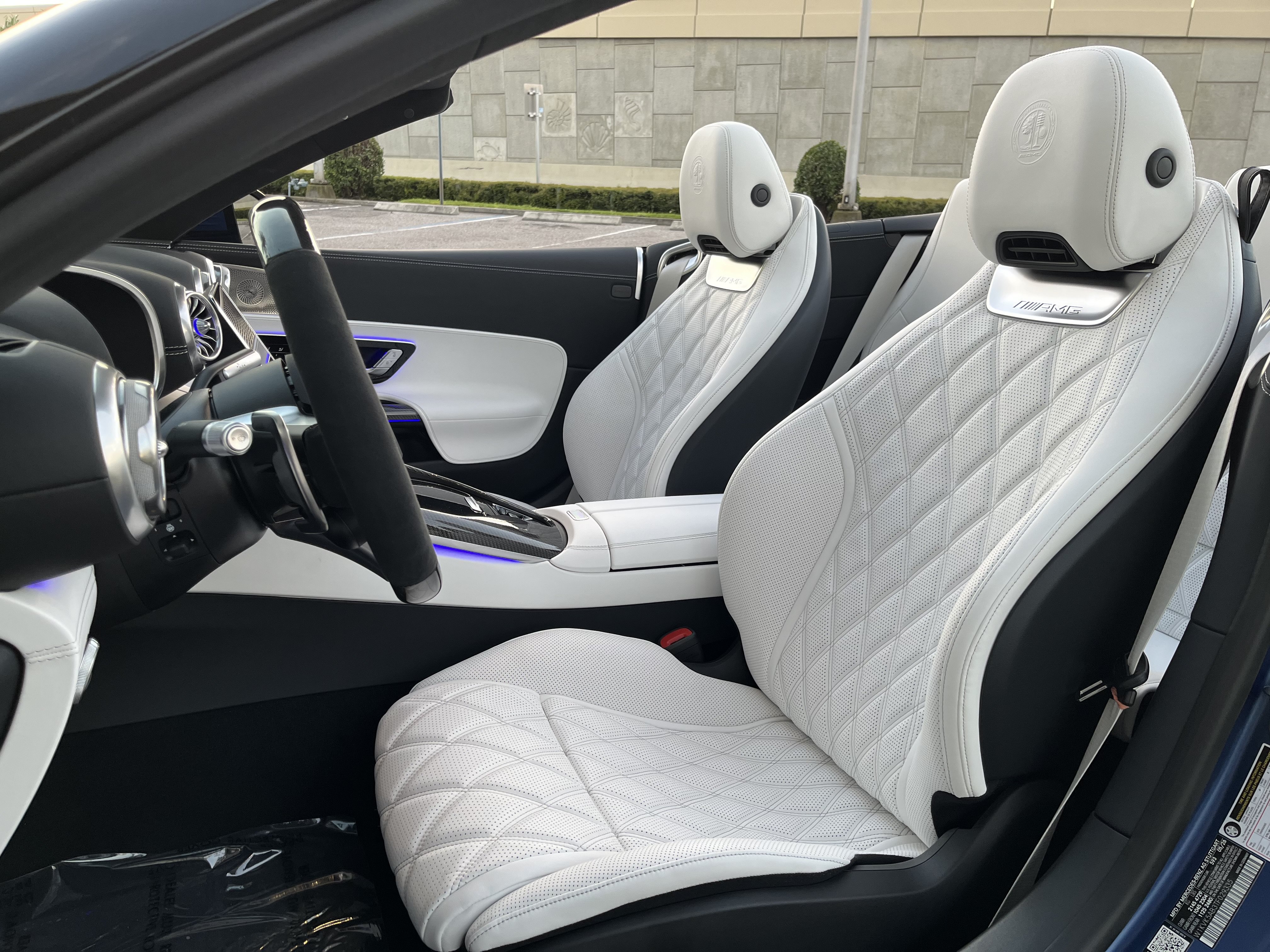 New 2026 MANUFAKTUR Starling Blue Magno Mercedes-Benz AMG® SL 43 image 16