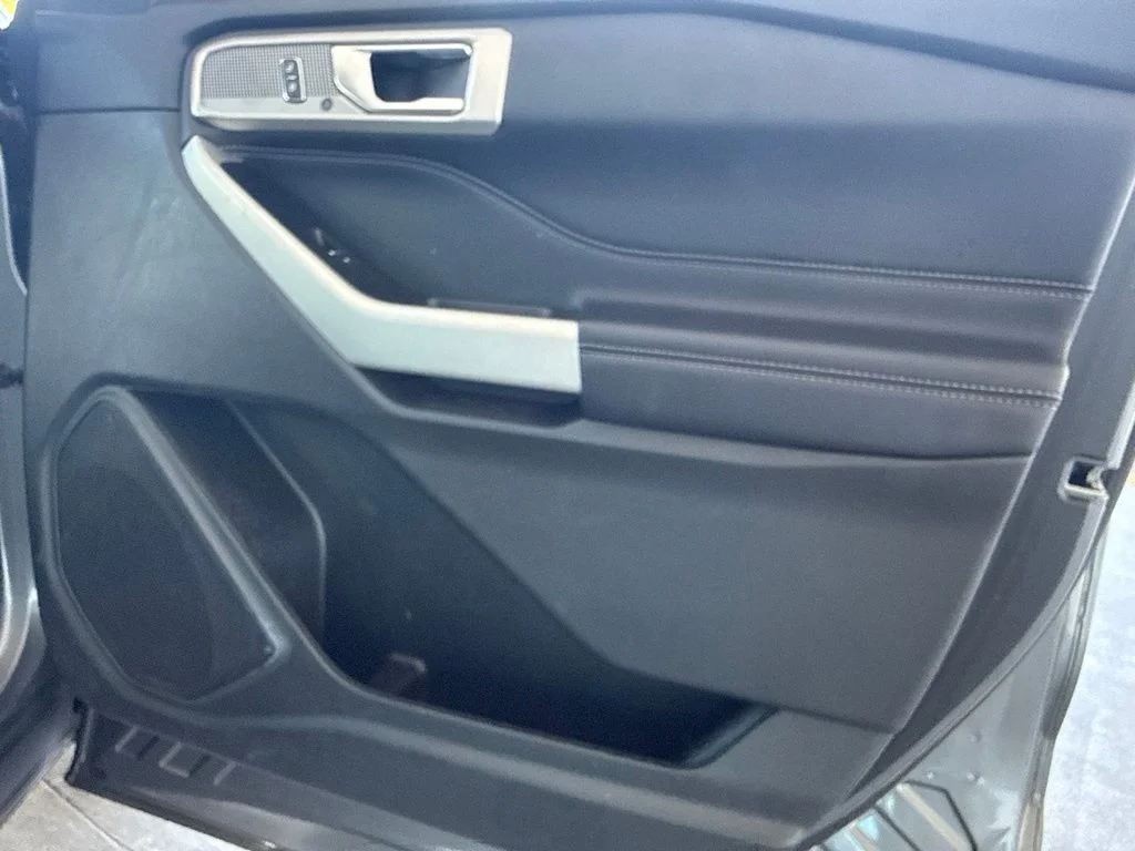 Used 2022 Gray Metallic Ford Limited image 26