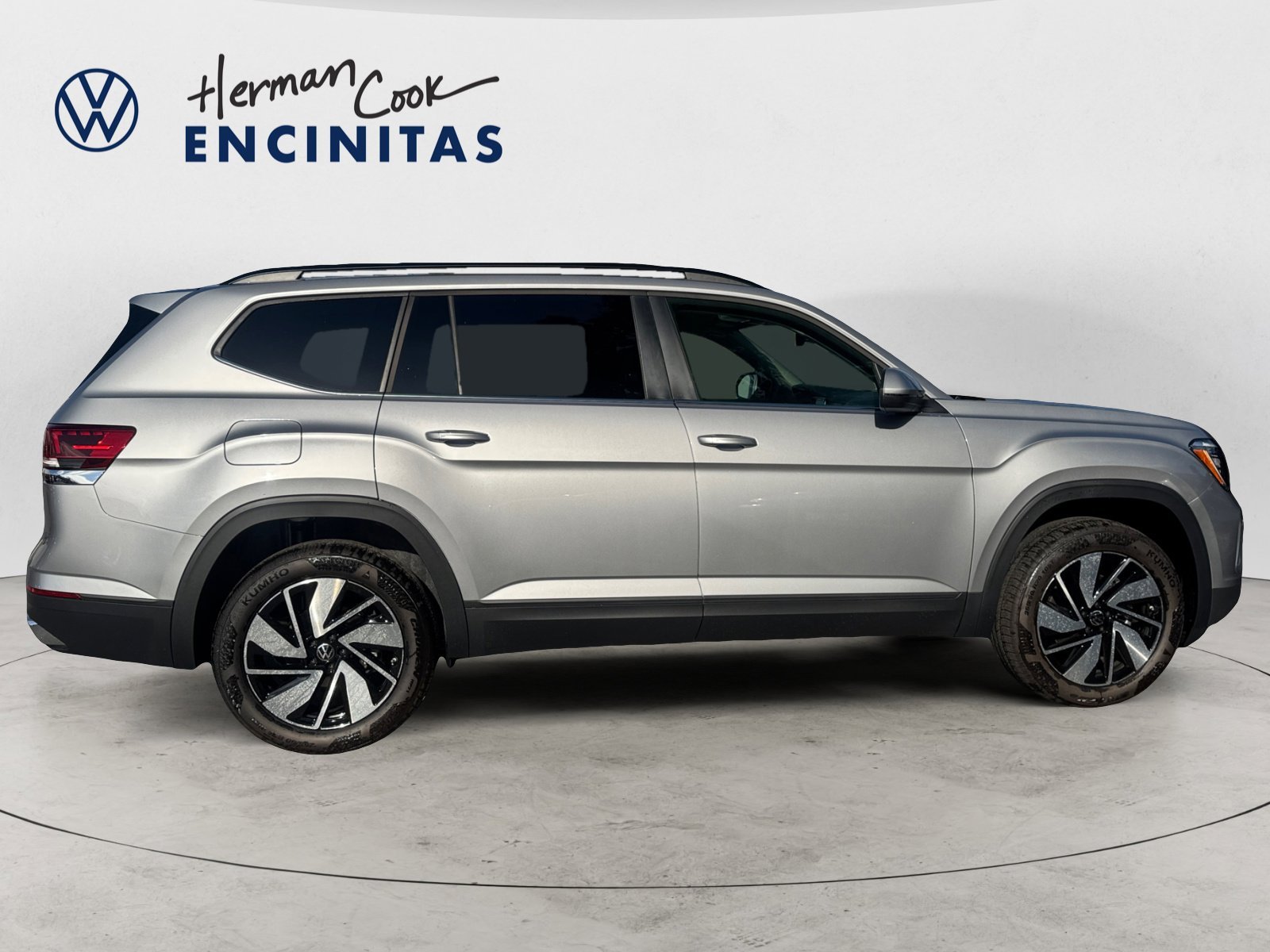 2026 Volkswagen Atlas SE w/Tech - Photo 6