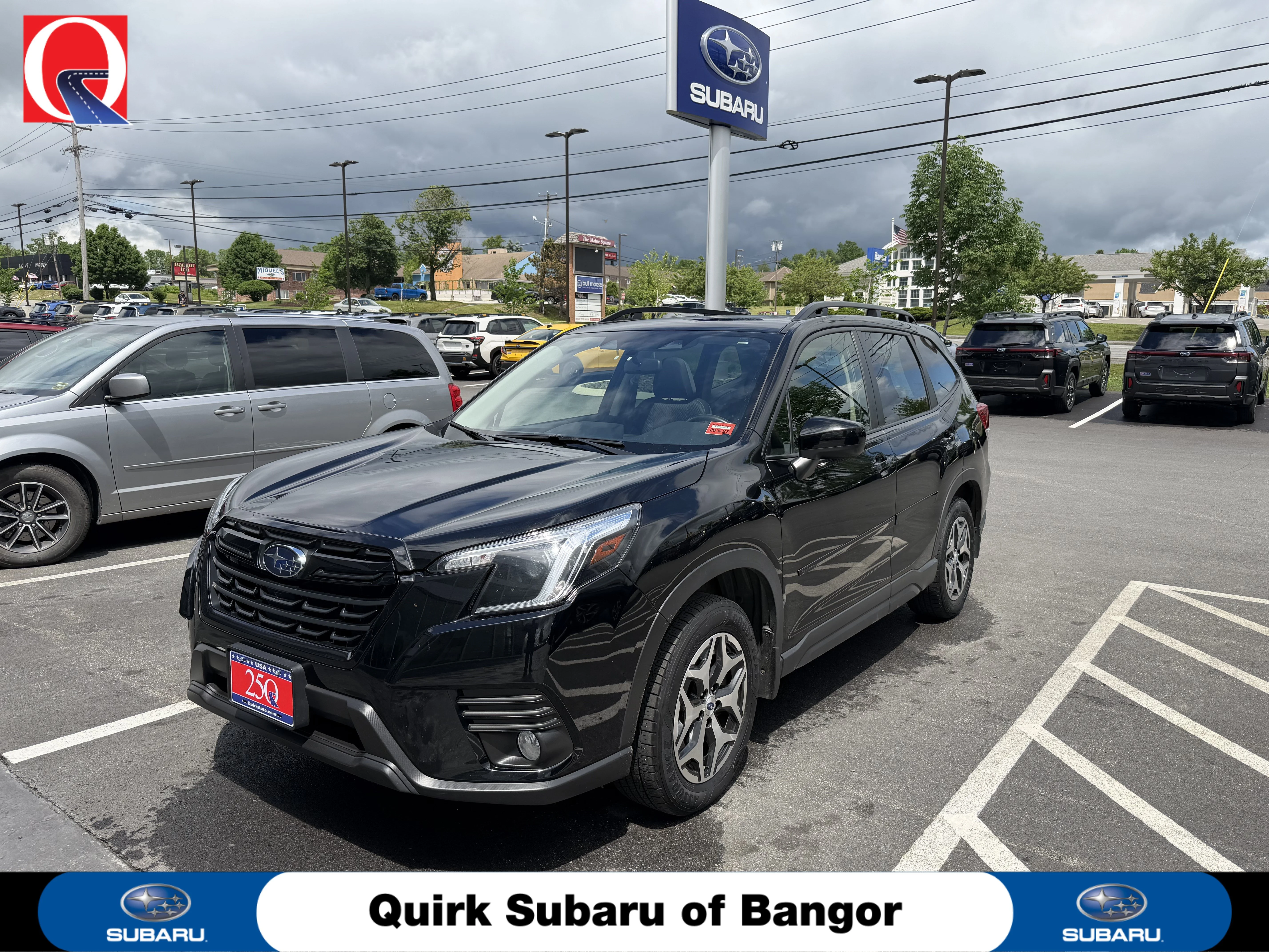 Used 2023 Crystal Black Silica Subaru Premium image 1