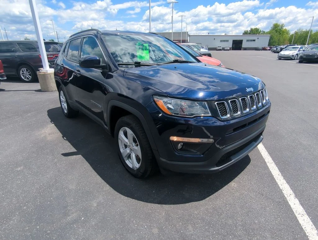 Used 2021 Blue Jeep Latitude image 2