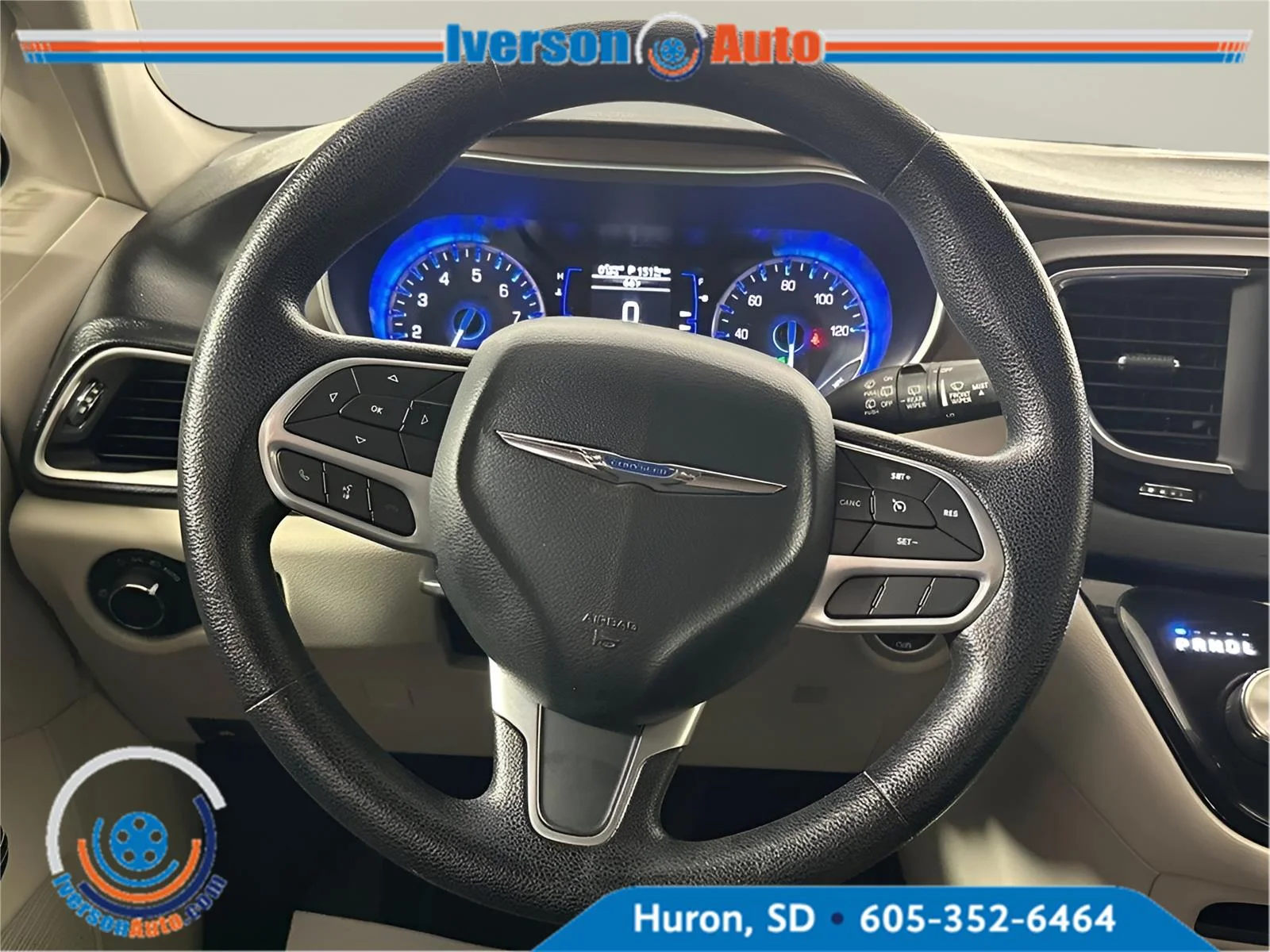 Used 2020 Brilliant Black Crystal Pearlcoat Chrysler LXI image 22