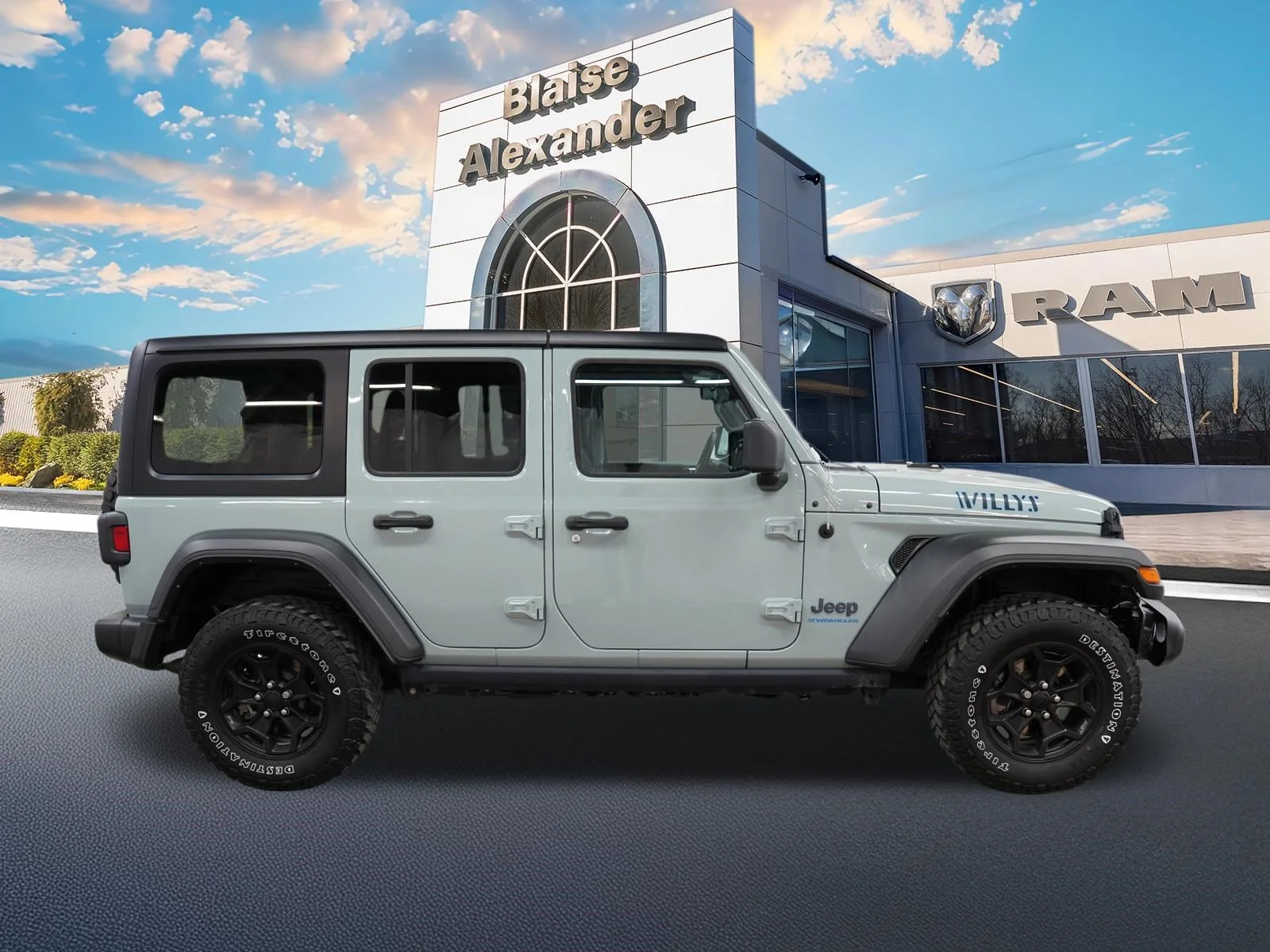 Used 2023 Earl Clearcoat Jeep Willys 4xe image 2