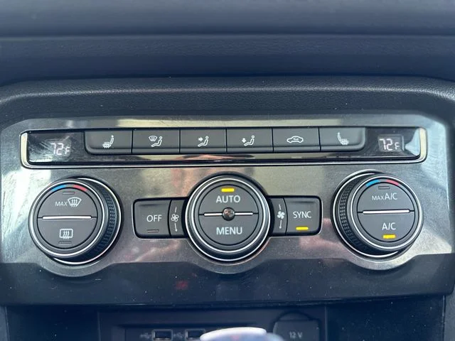 Used 2019 Black Volkswagen 2.0T SE image 19
