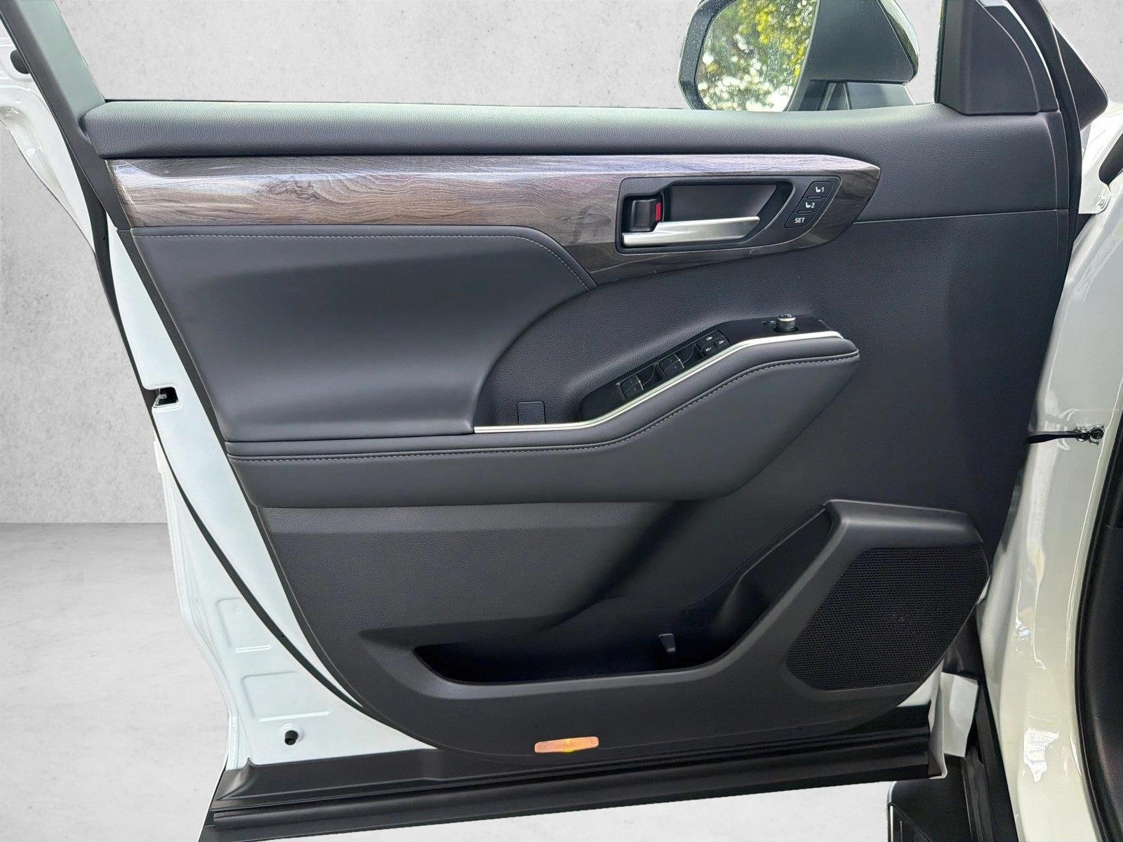 Certified Used 2026 Wind Chill Pearl Toyota Limited image 10