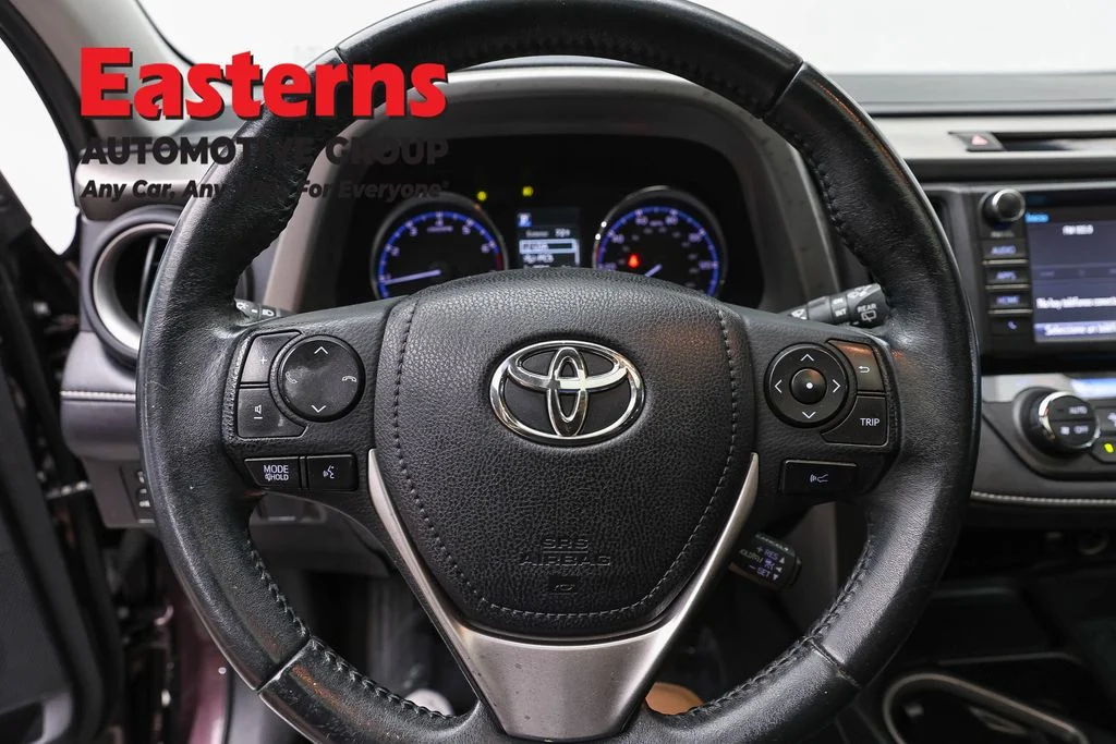 Used 2016 Black Toyota XLE image 10