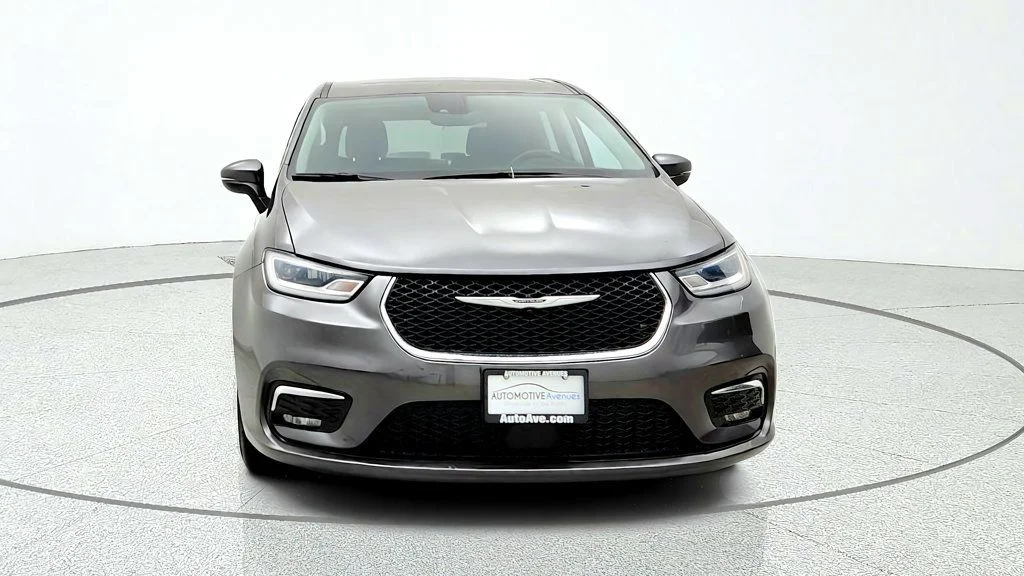Used 2023 Granite Crystal Metallic Clearcoat Chrysler Touring L FWD image 2