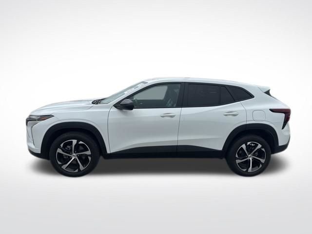 Used 2025 White Chevrolet 1RS image 2