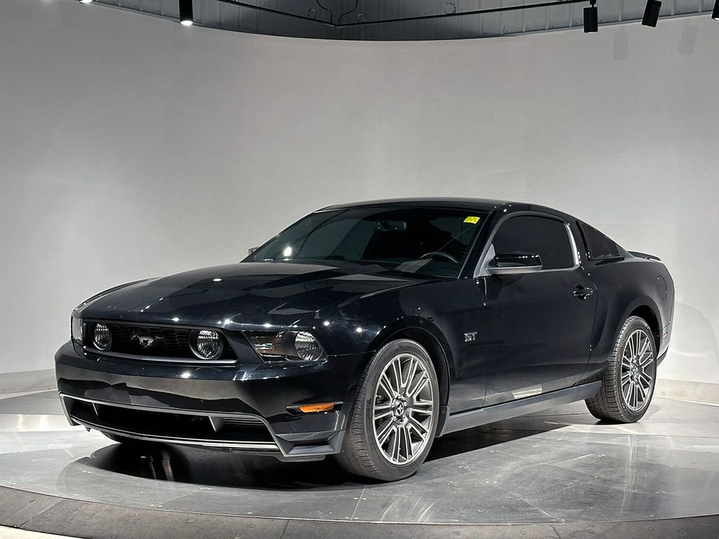 Used 2010  Ford GT image 2