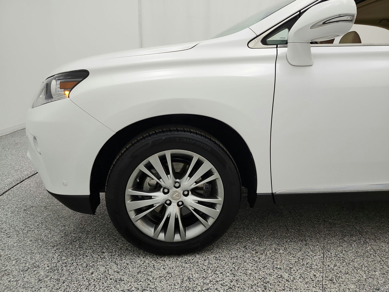 Used 2014 Starfire Pearl Lexus FWD 4dr image 17