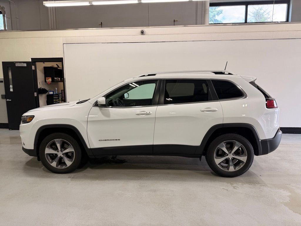 Used 2019 Jeep Cherokee Limited with VIN 1C4PJMDX8KD456592 for sale in Golden Valley, Minnesota