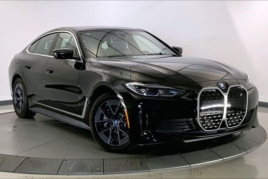 Certified Used 2023 Black Sapphire Metallic BMW  image 31