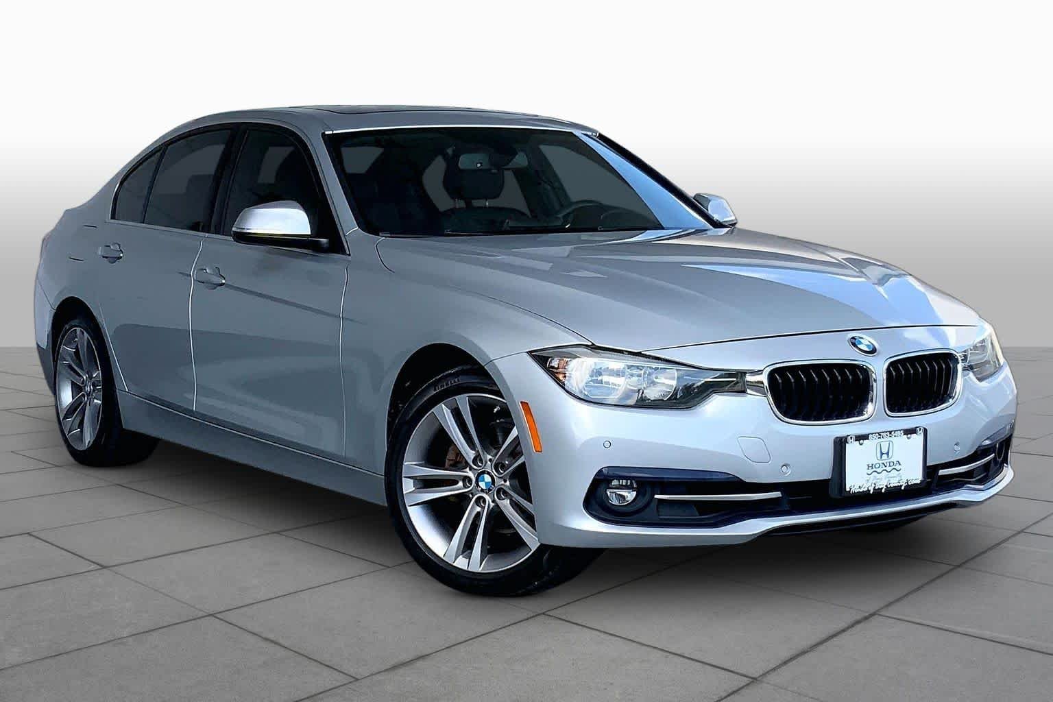 Used 2017 GLACIER SILVER METALLIC BMW 330i xDrive image 3