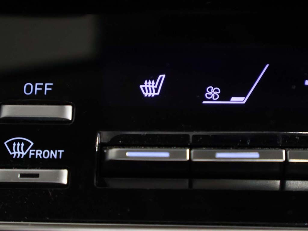 Used 2022 Gray Hyundai SEL image 40