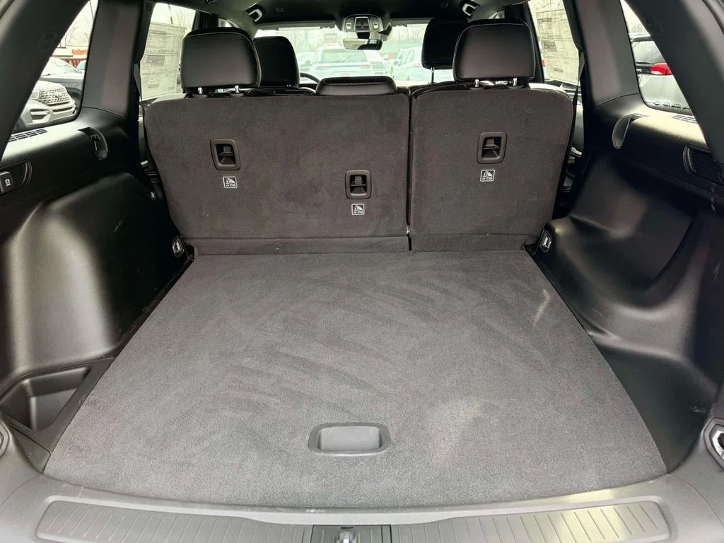 New 2026 Gray Jeep Altitude image 10