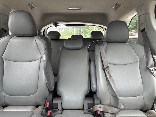 Used 2021  Toyota XLE image 11