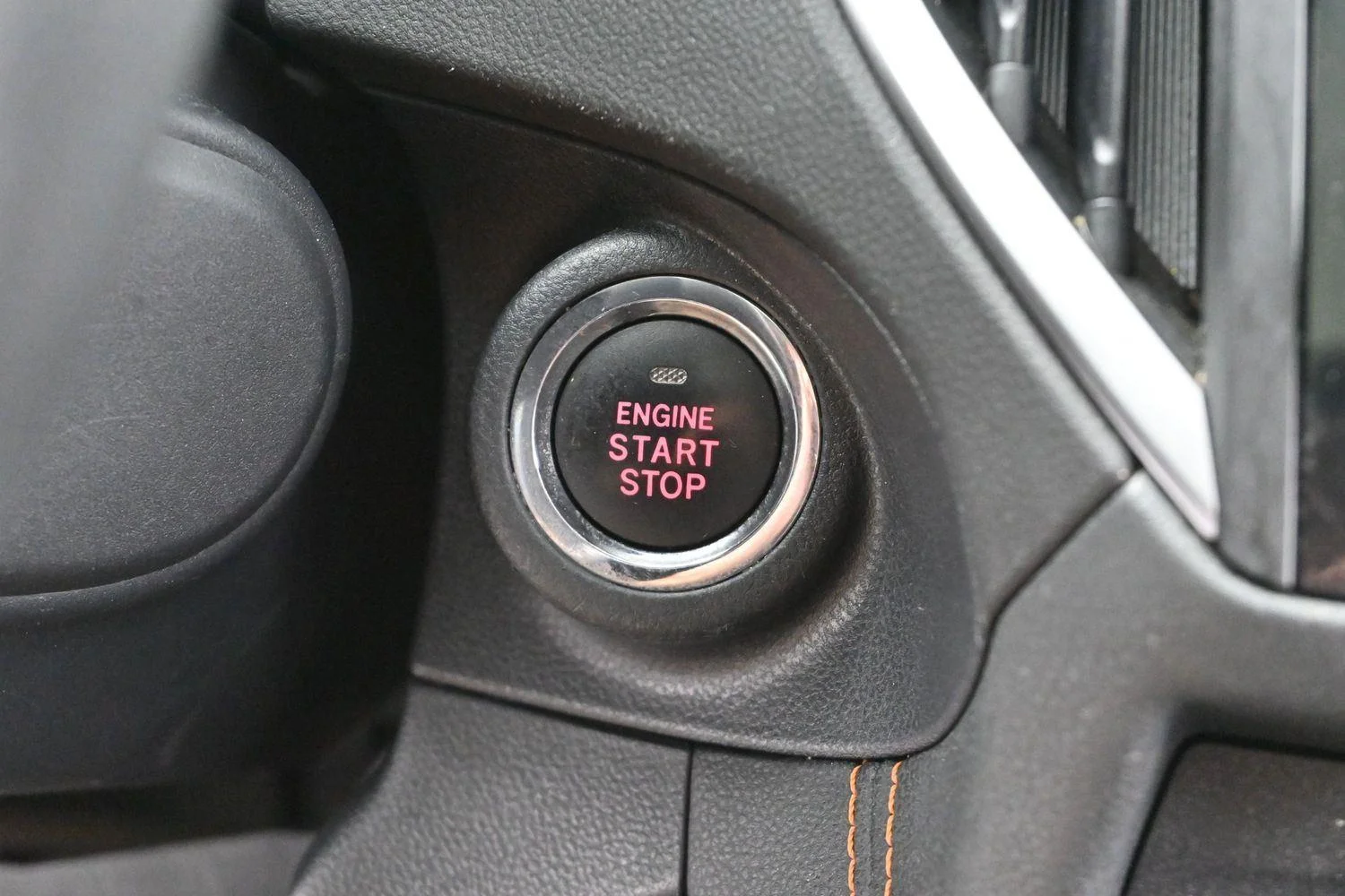 Used 2019 Dark Gray Metallic Subaru Limited image 27