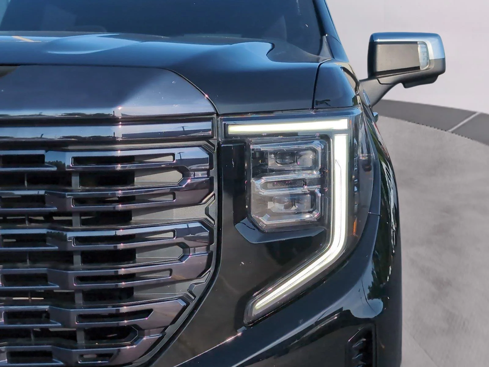 Used 2022 Onyx Black GMC Denali Ultimate image 37
