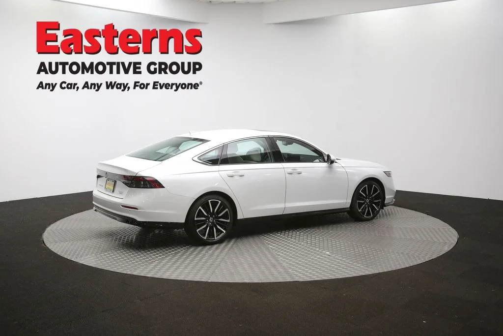 Used 2024 White Honda Touring image 40