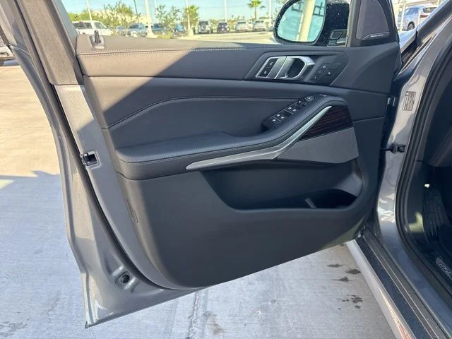 New 2026 Gray BMW xDrive40i image 12