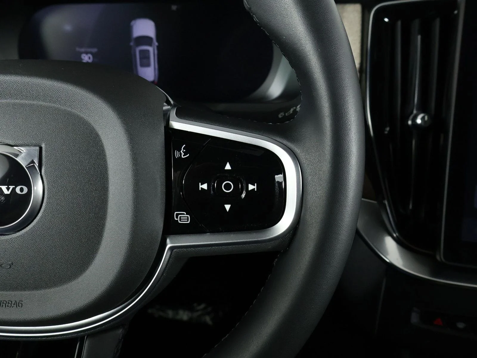 2026 Volvo XC90 Plus - Photo 11