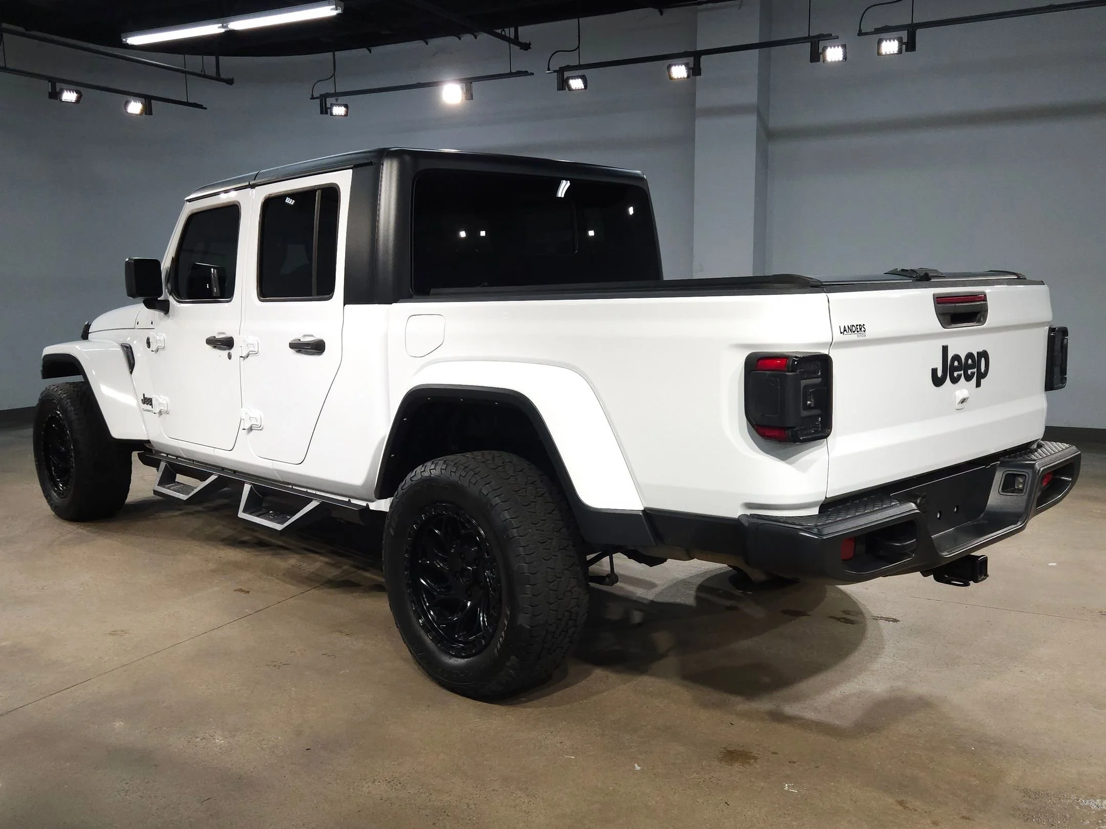 Used 2023 Bright White Clearcoat Jeep Sport S image 5