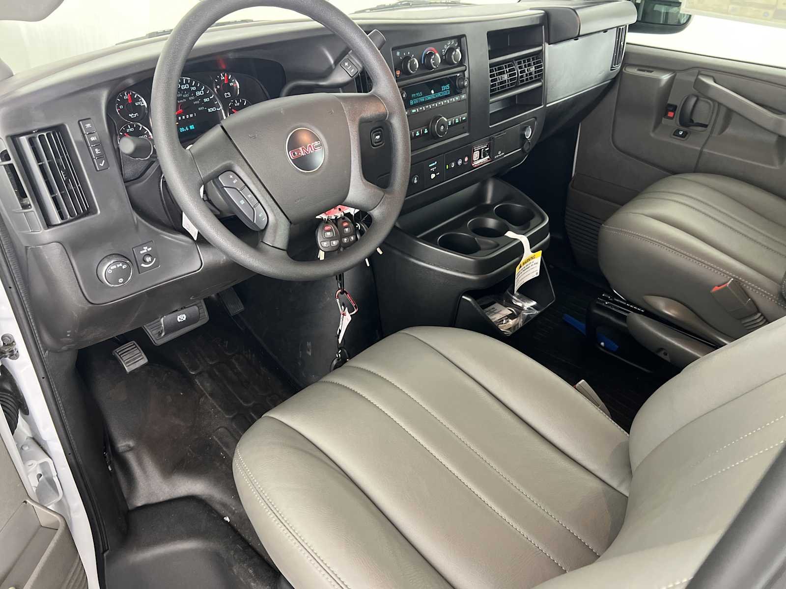 2025 GMC Savana Cargo Work Van - Photo 19