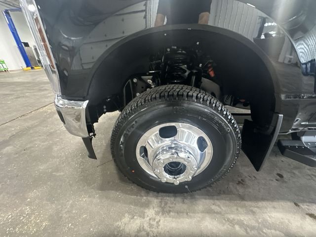 New 2026 Agate Black Metallic Ford F-350® Lariat® image 23