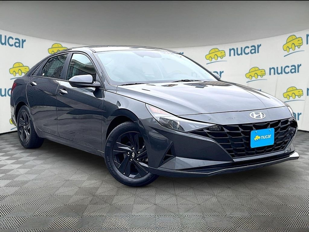 Used 2023 Gray Hyundai SEL image 1