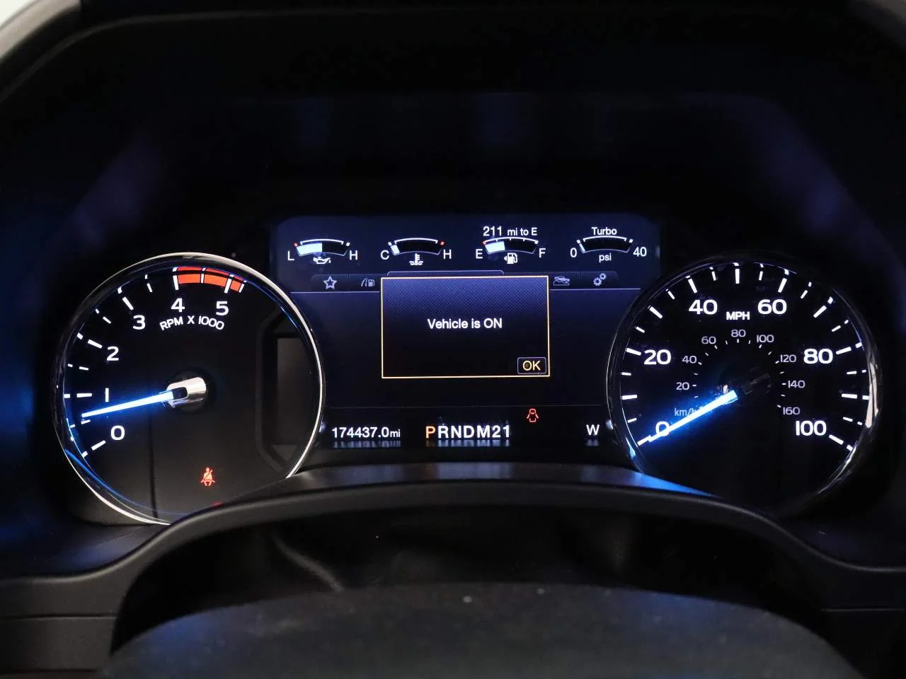 Used 2017 White Platinum Tri-Coat Metallic Ford Lariat Crew Cab image 5